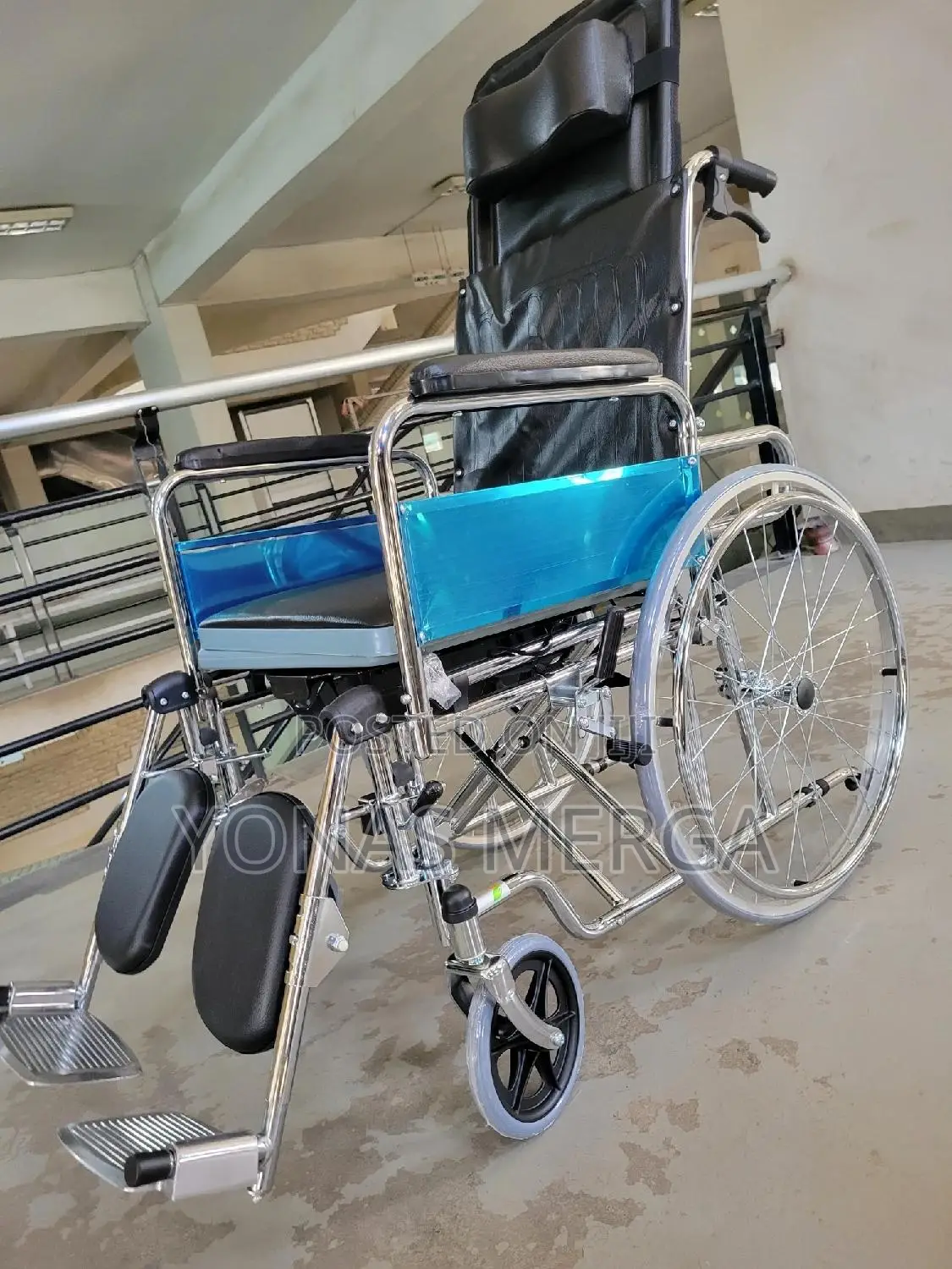 Pot Wheelchair//Wheelchair=Total Width in Closing Position