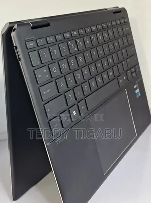 Photo - New Laptop HP Spectre 16GB Intel Core I7 SSD 1T