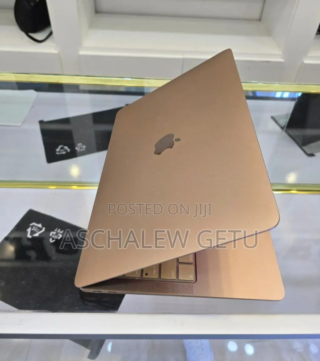 New Laptop Apple MacBook 8GB Apple M1 SSD 256GB