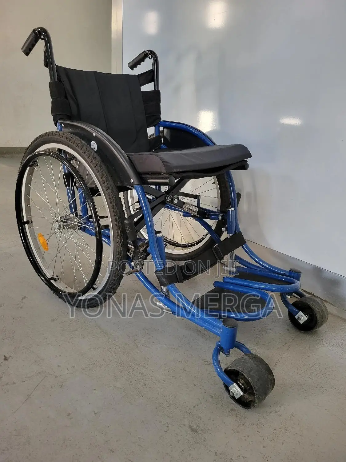 Wheelchair==Wheelchair|Large-20" Seat, With Attendant Brakes