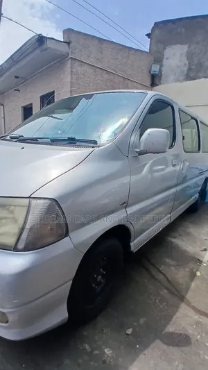 Toyota HiAce 2010 Silver