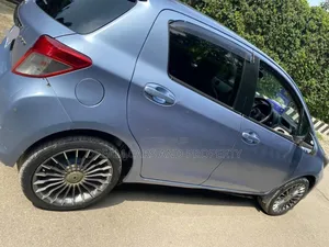 Toyota Yaris L Hatchback 5dr 2012 Blue