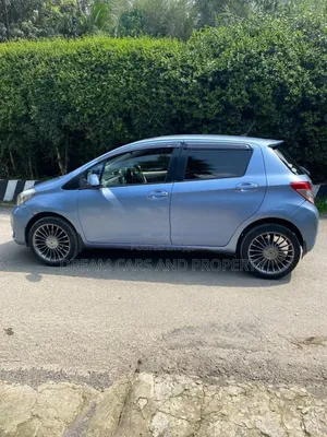 Toyota Yaris L Hatchback 5dr 2012 Blue