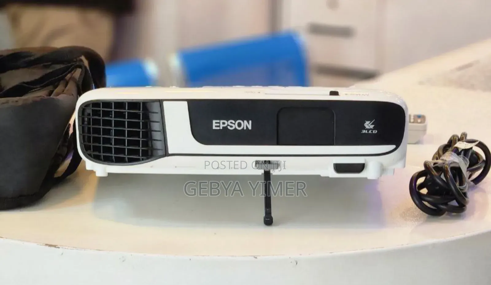 Epson Projector Model: Eb-X51 Has: Bag Remote