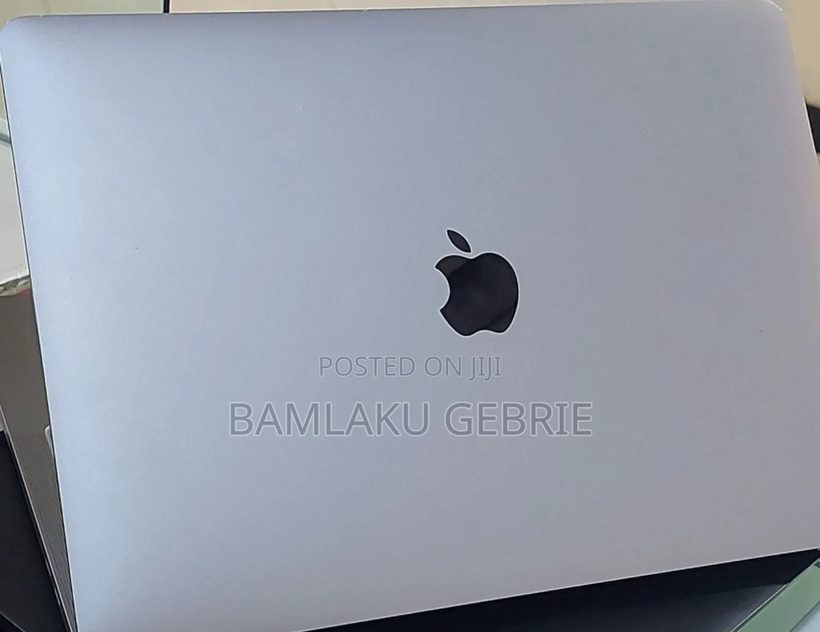 New Laptop Apple MacBook Pro 2022 M2 8GB Apple M2 SSD 256GB
