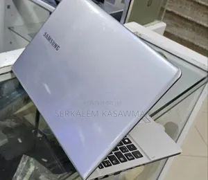 Photo - Laptop Samsung Galaxy Book 2 8GB Intel Core I5 HDD 1T