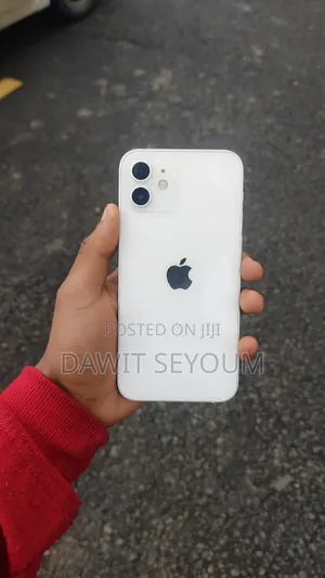 Photo - Apple iPhone 12 128 GB White
