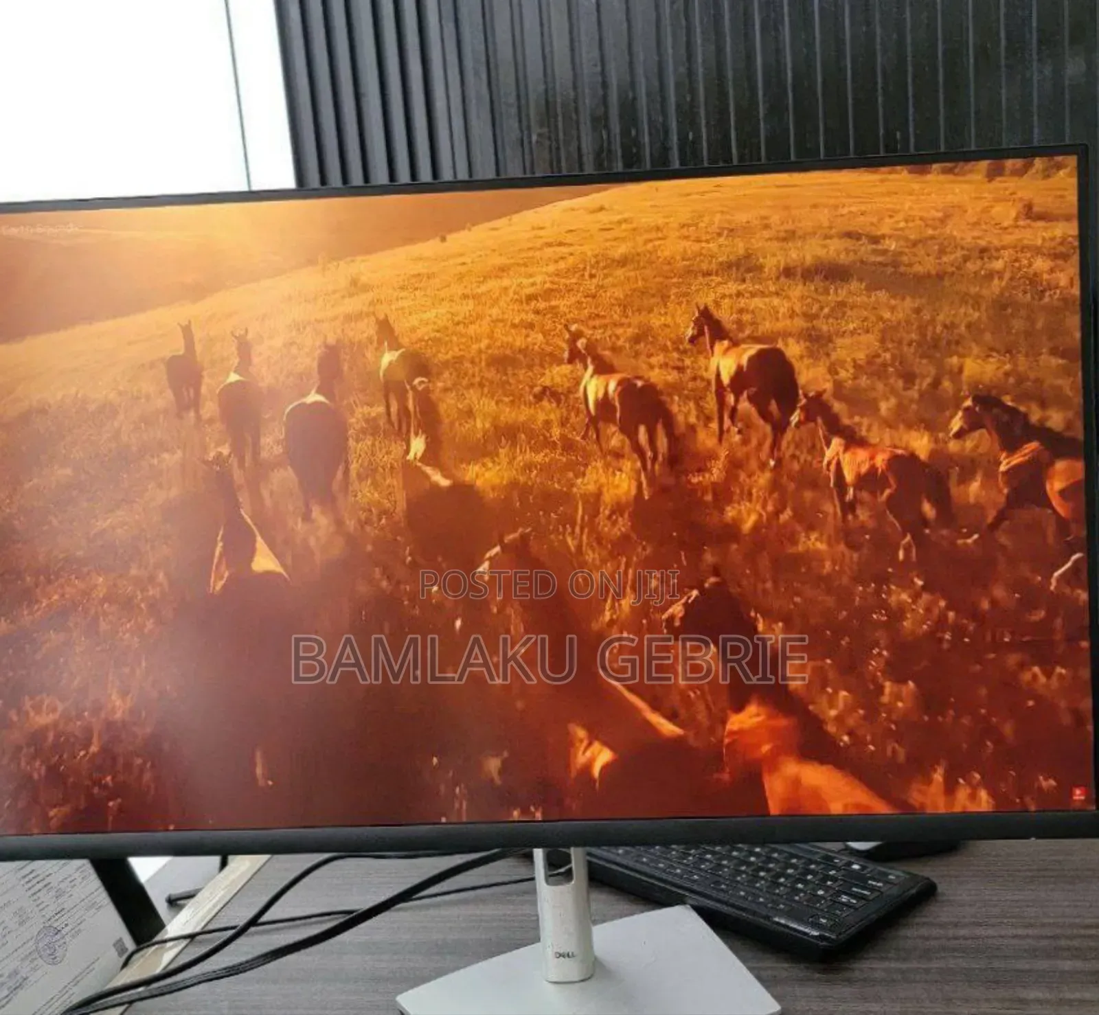 Dell 32’ Uhd (3840×2160)
 Frameless Monitor