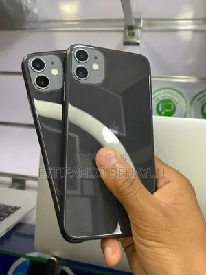 Photo - Apple iPhone 11 128 GB Black