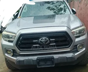 Toyota Tacoma 2020 Silver