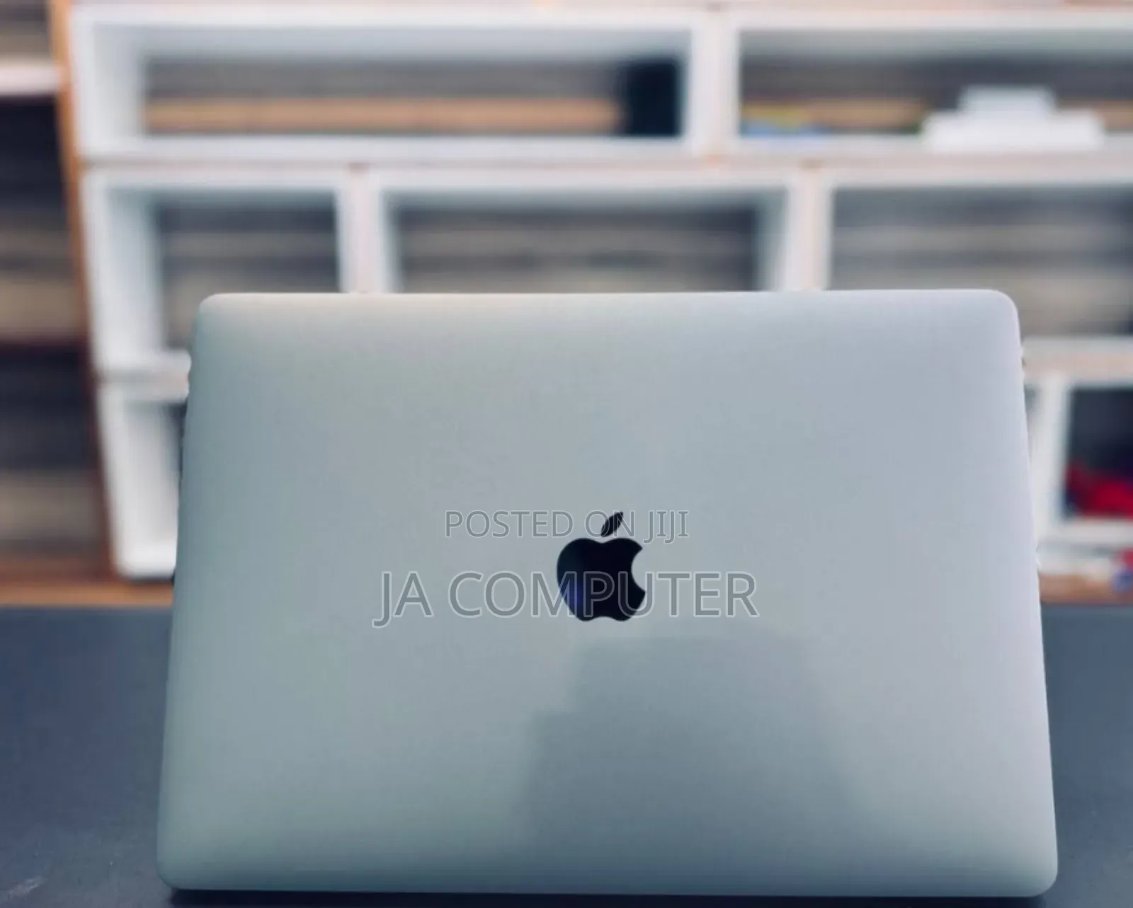 New Laptop Apple MacBook Pro 2017 8GB Intel Core I5 SSD 256GB