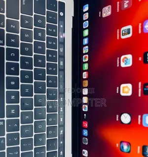 New Laptop Apple MacBook Pro 2017 8GB Intel Core I5 SSD 256GB