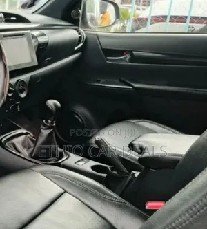 Toyota Hilux 2016 Silver