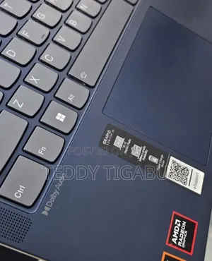 New Laptop Lenovo 16GB AMD Ryzen 7 SSD 1T