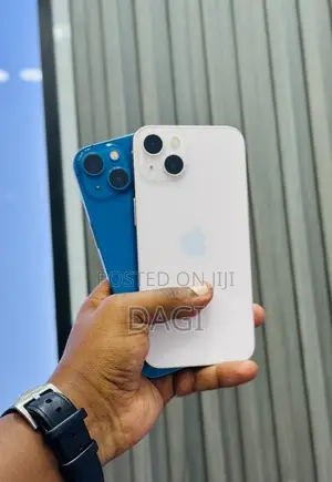 Photo - New Apple iPhone 13 128 GB Blue