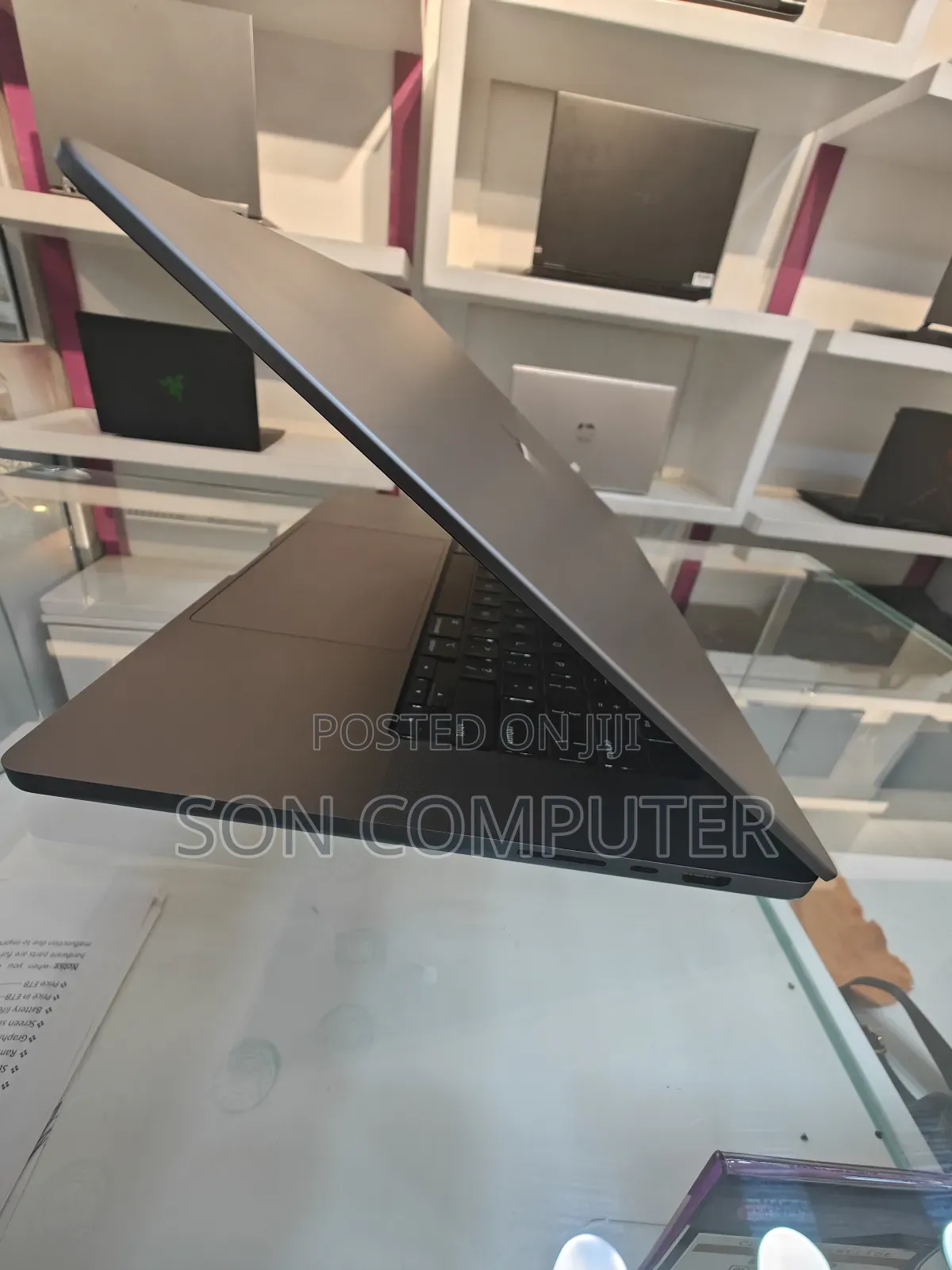 New Laptop Apple MacBook Pro M1 16GB Apple M1 Pro SSD 1T