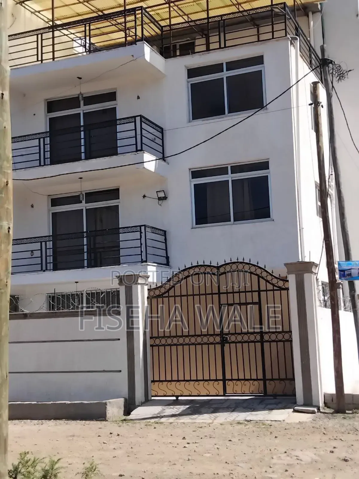 6bdrm Townhouse/Terrace in አያት, Yeka for sale