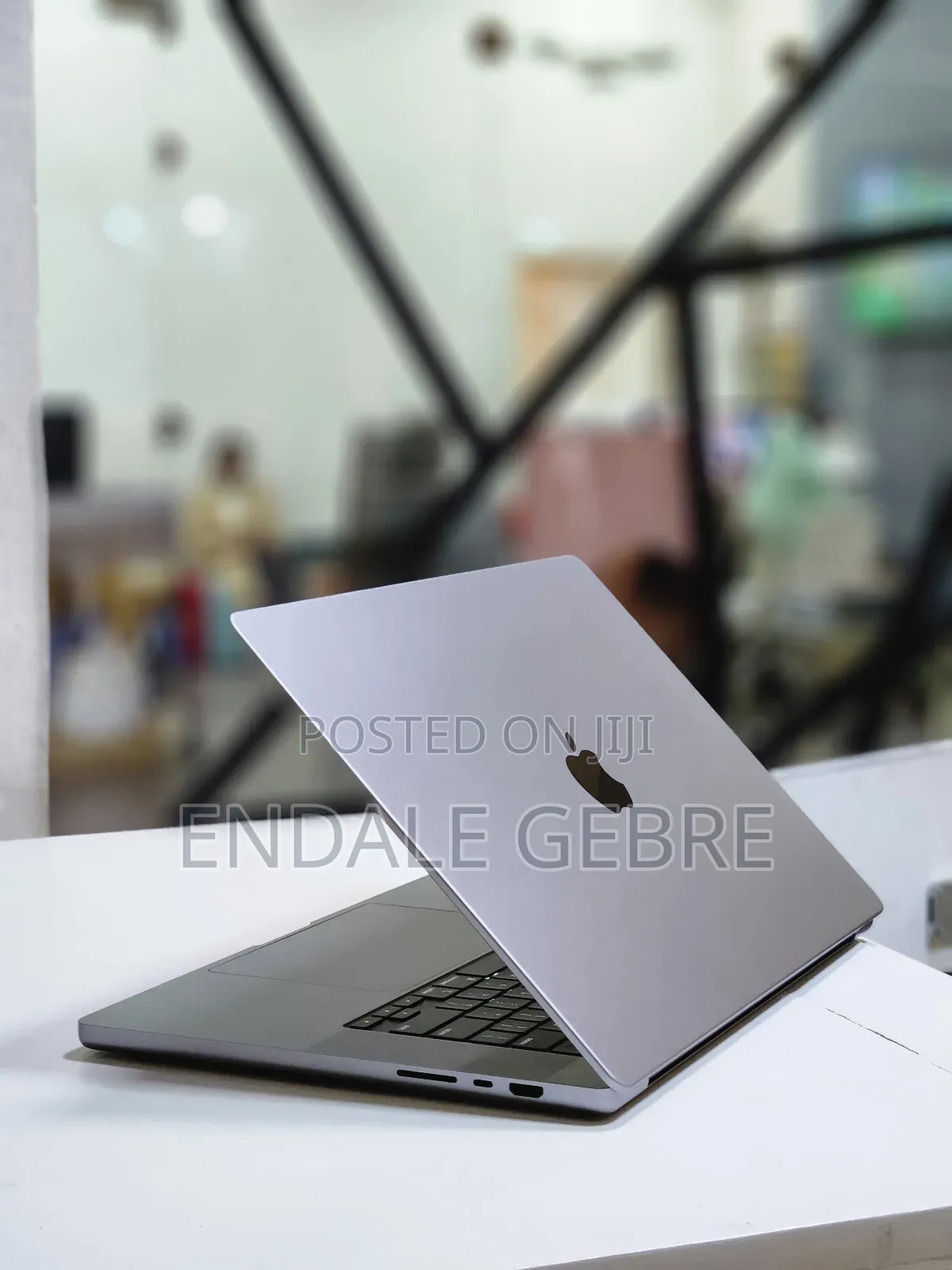 New Laptop Apple MacBook Pro 2021 M1 16GB Apple M1 Pro SSD 1T