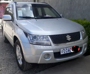 Photo - Suzuki Grand Vitara 2005 Silver