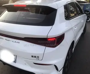 BYD E2 43 kWh 94 hp FWD 2024 Ivory