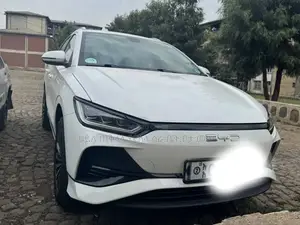 BYD E2 43 kWh 94 hp FWD 2024 Ivory
