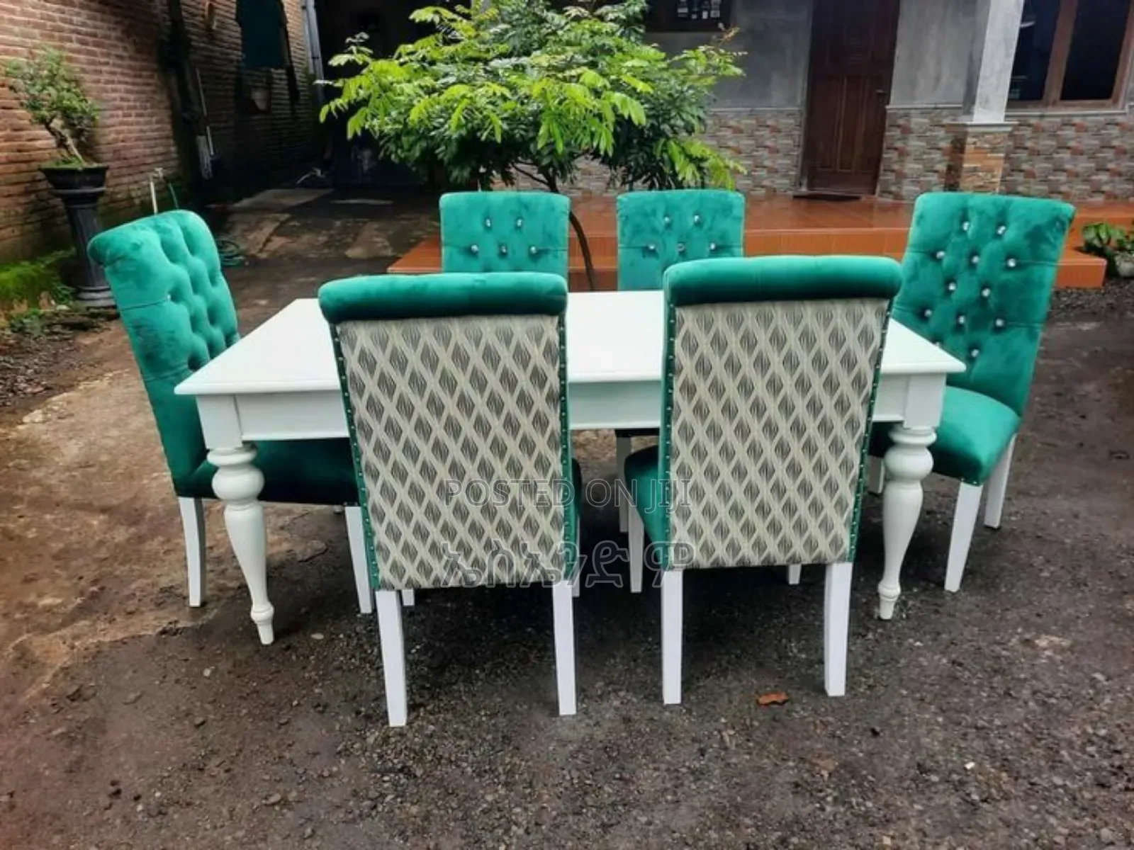 Makan Style Dining Table Design