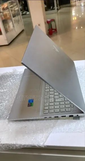 New Laptop Asus VivoBook 15 X505BA 16GB Intel Core I5 SSD 512GB