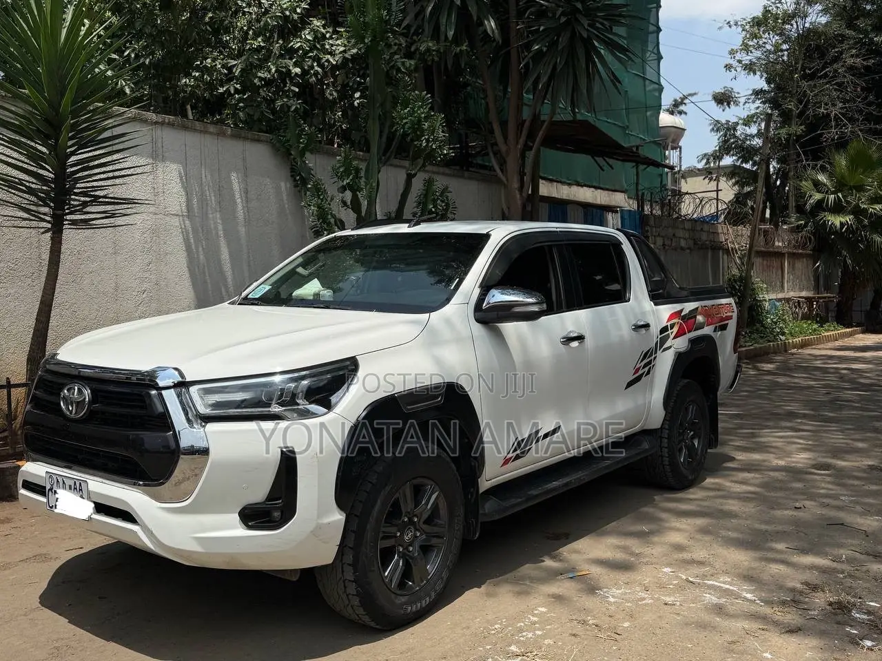 Toyota Hilux 2022 White