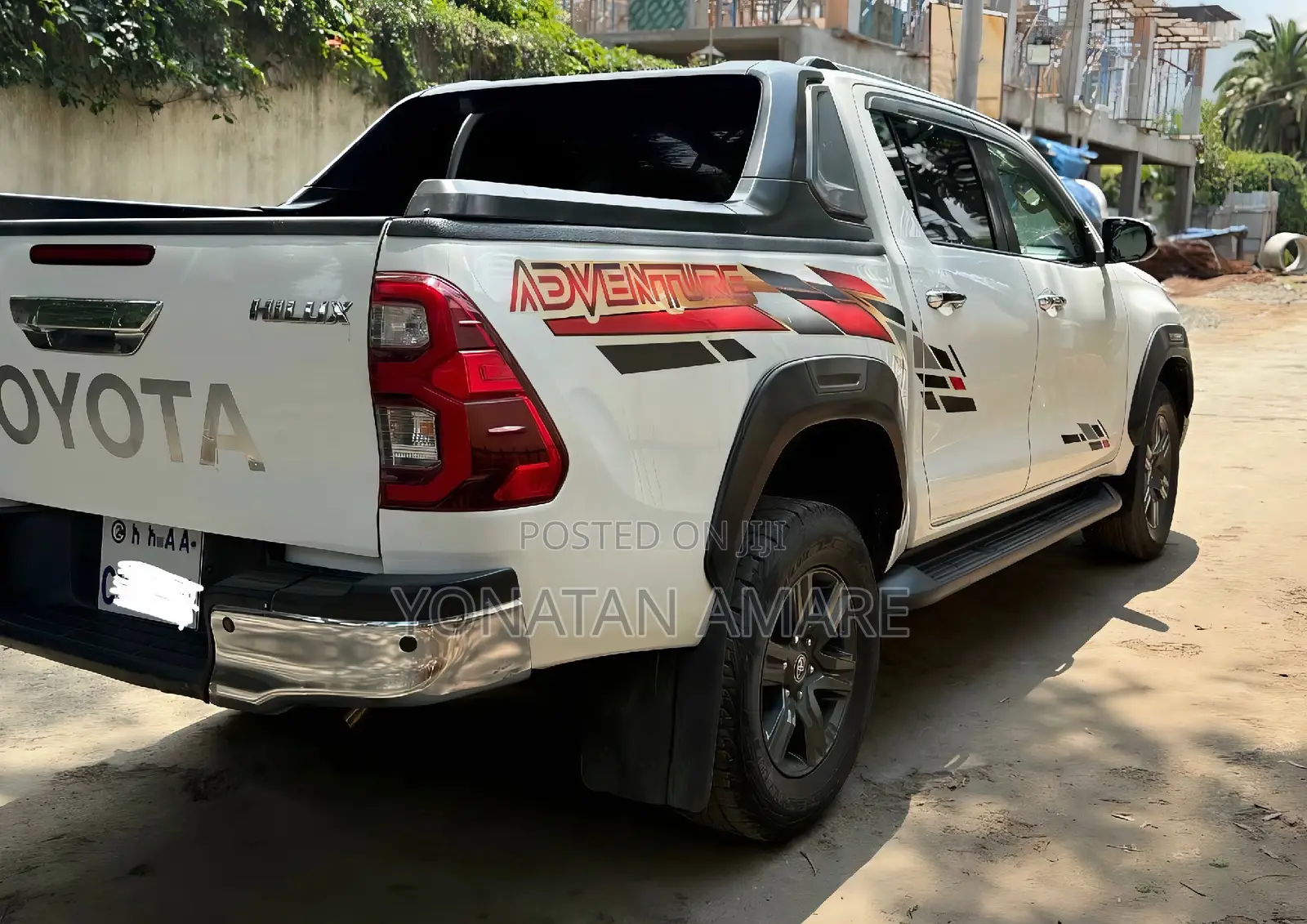 Toyota Hilux 2022 White