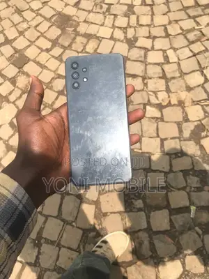 Photo - Samsung Galaxy A32 64 GB Black