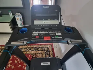 Photo - Treadmill የሩጫ ማሽን ሪቡክ መሮጫ ማሽኖች Bole