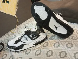 Photo - Jordan 4 Retro Louis Vuitton High Quality
