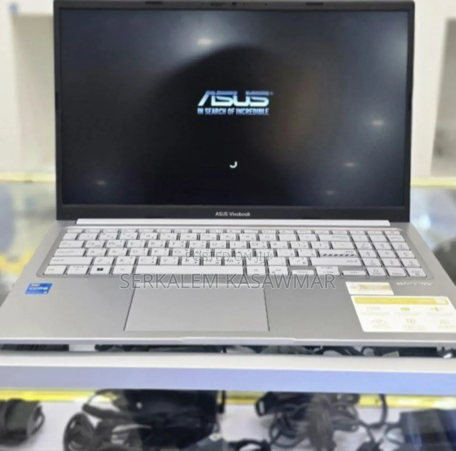 New Laptop Asus VivoBook 15 X505BA 8GB Intel Core I5 SSD 512GB
