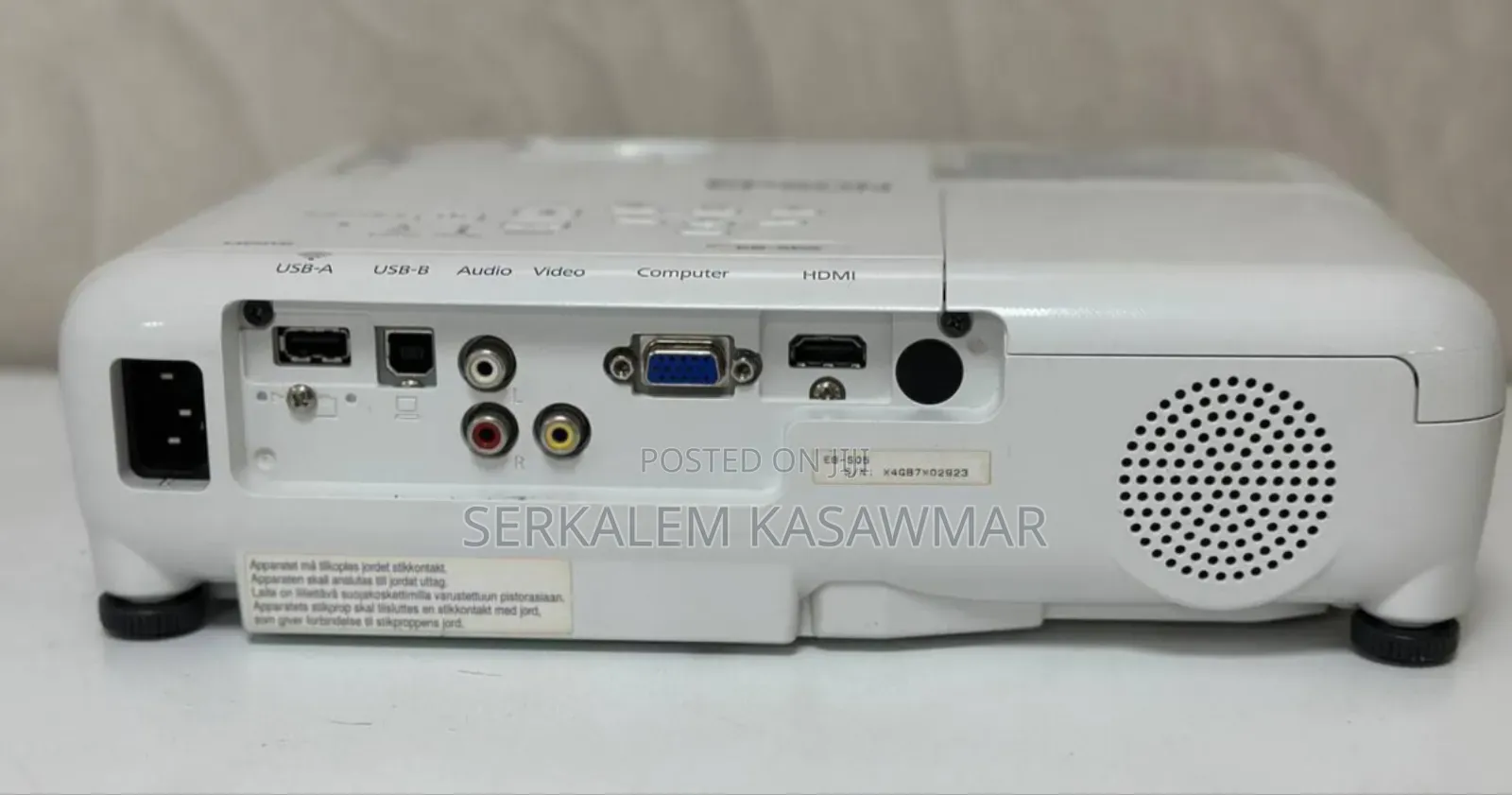 Epson Eb- S05 Projector Display Type :3lcd Colour L