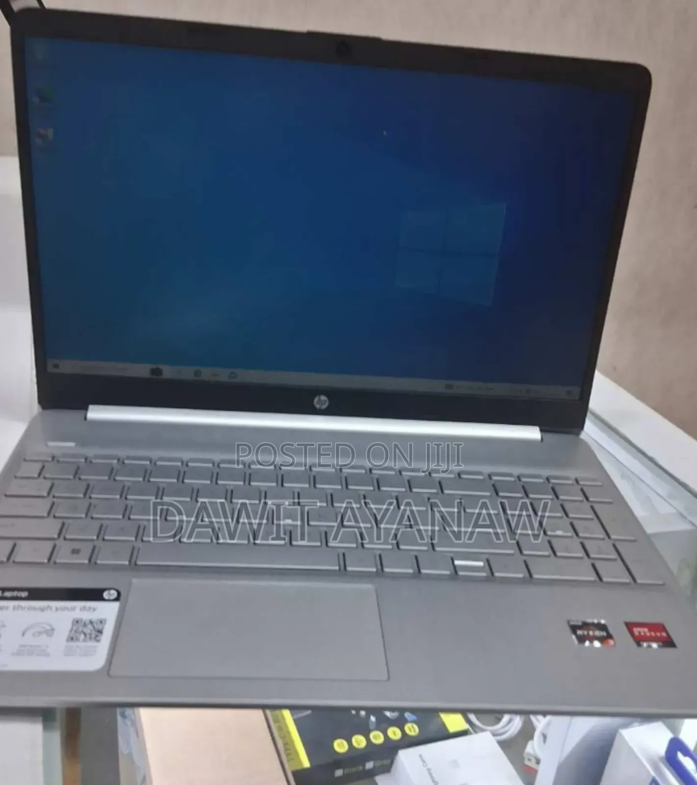 New Laptop HP 8GB AMD Ryzen 3 SSD 256GB
