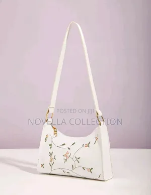 Photo - White Color Hand Bag (Available on Hand)