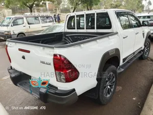 Toyota Hilux 2017 Ivory