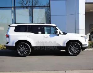 New Lexus GX 550h Hybrid AWD 2024 Off white