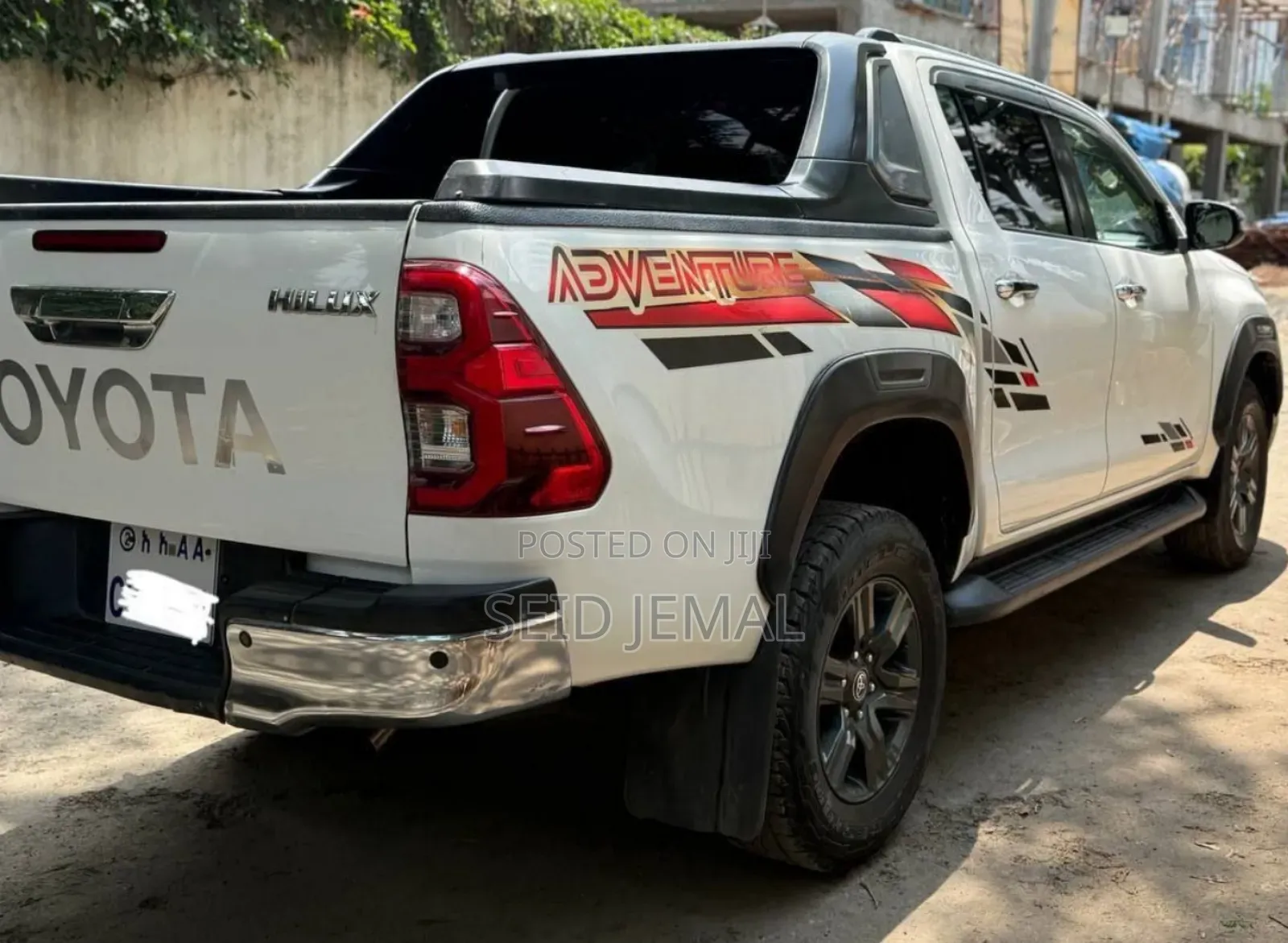 Toyota Hilux 2022 White
