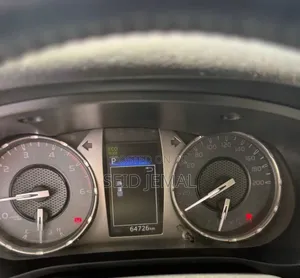 Toyota Hilux 2022 White