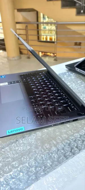 New Laptop Lenovo 8GB Intel Core I5 SSD 512GB