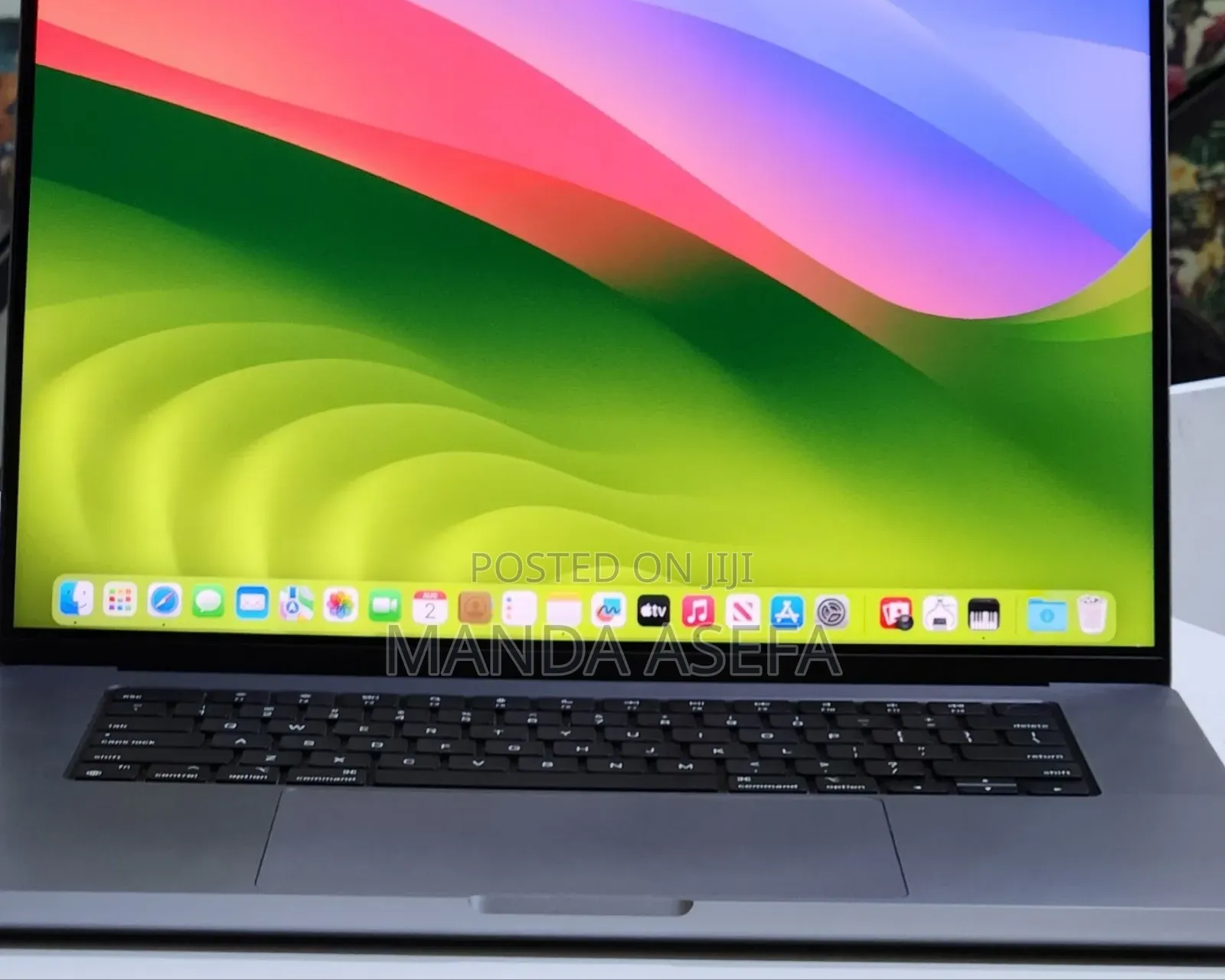 New Laptop Apple MacBook Pro M1 16GB Apple M1 Pro SSD 1T