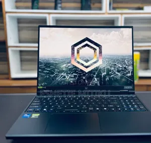 Photo - New Laptop MSI Crosshair 17 16GB Intel Core I7 SSD 1T