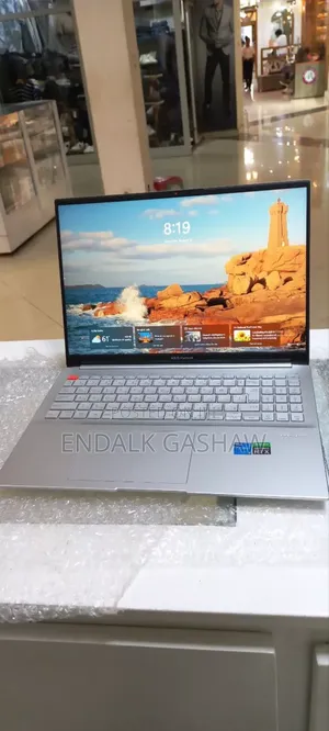 Photo - New Laptop Asus VivoBook E12 E203NA 16GB Intel Core I5 SSD 512GB