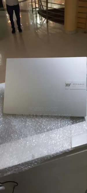 New Laptop Asus VivoBook E12 E203NA 16GB Intel Core I5 SSD 512GB