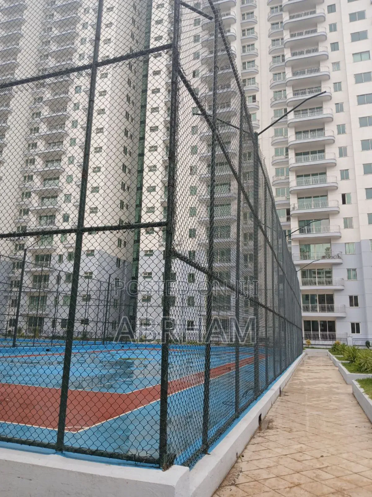 4bdrm Apartment in Tracon, Akaky Kaliti for sale