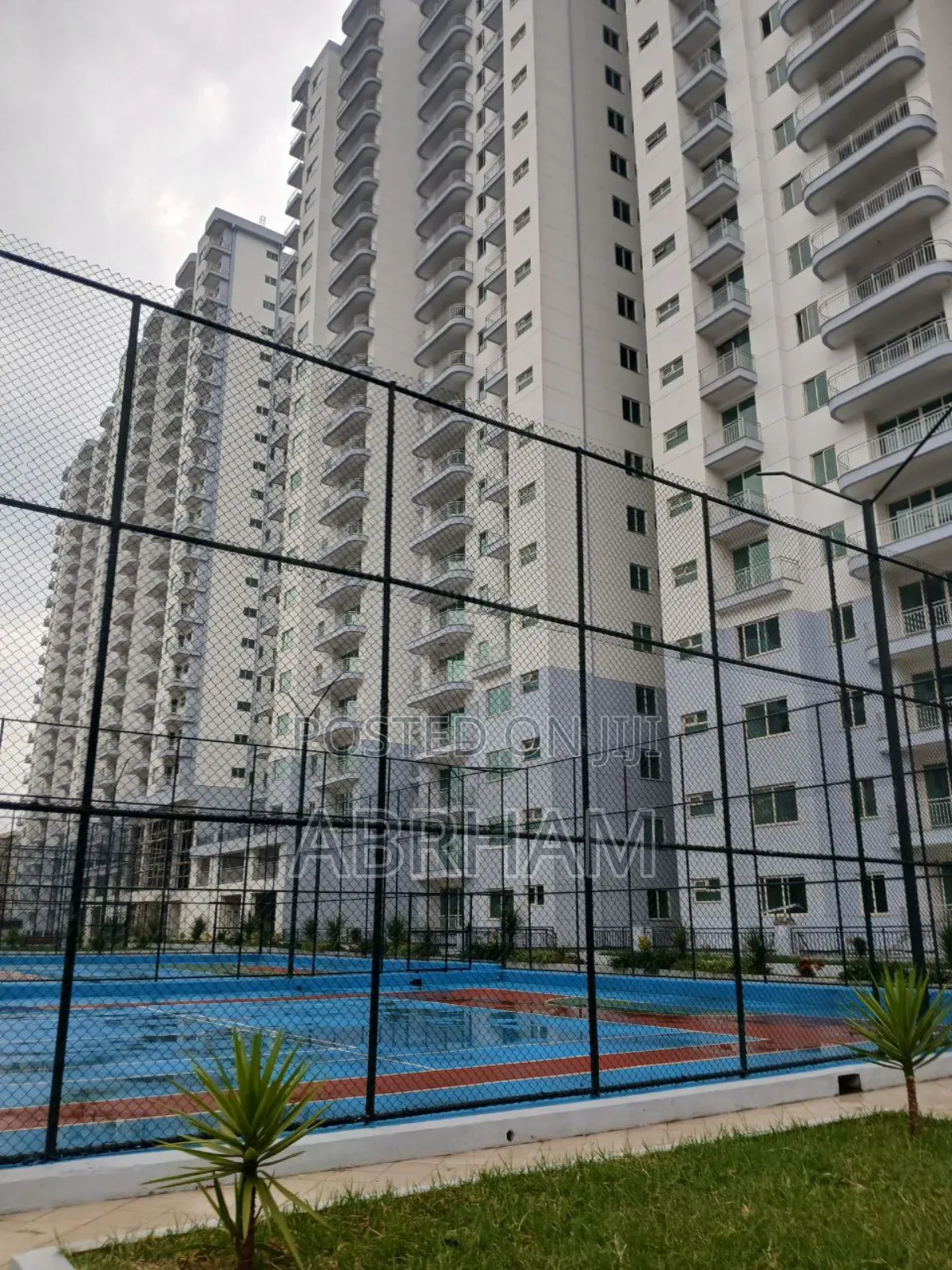 4bdrm Apartment in Tracon, Akaky Kaliti for sale