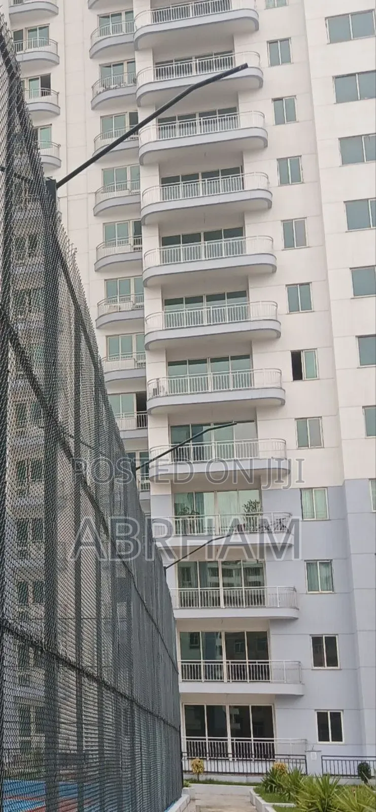 4bdrm Apartment in Tracon, Akaky Kaliti for sale