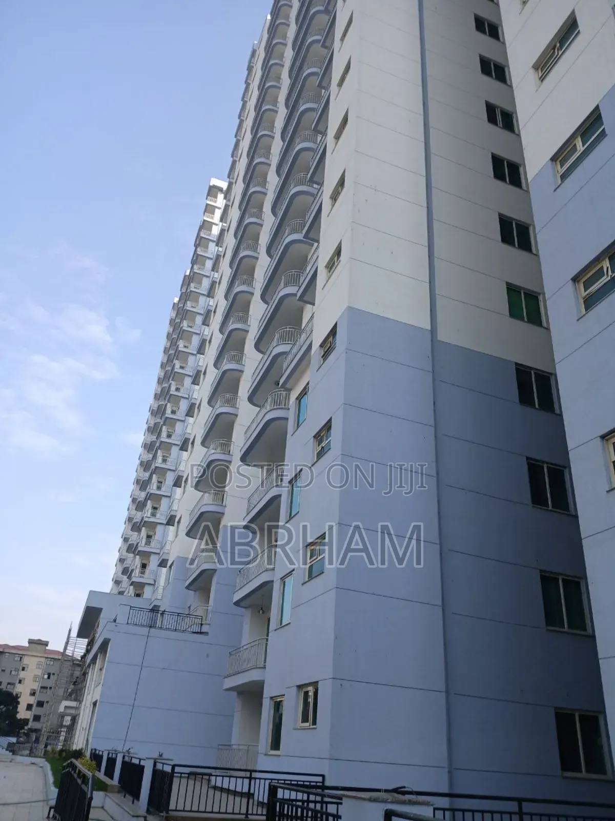 4bdrm Apartment in Tracon, Akaky Kaliti for sale