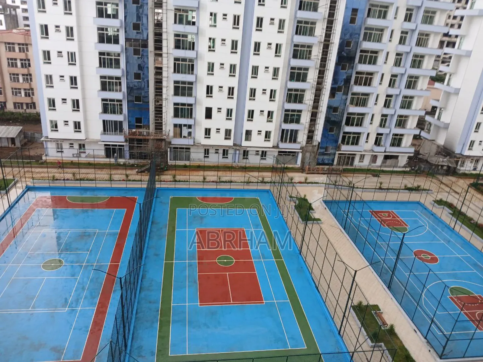 4bdrm Apartment in Tracon, Akaky Kaliti for sale